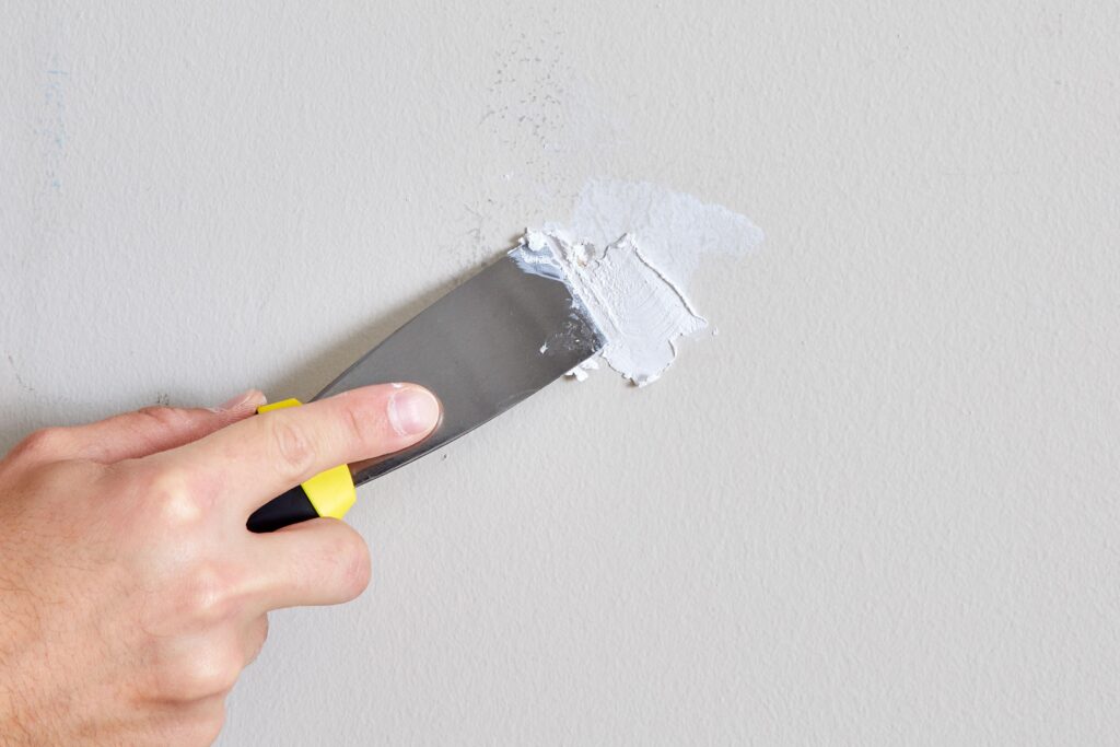 how to repair small holes in drywall 2
